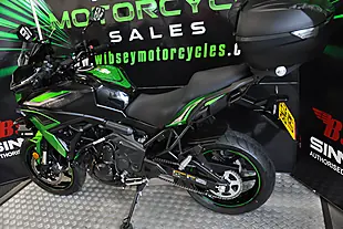 Used 2023 Kawasaki Versys 650 Green - Interior and Exterior details 8