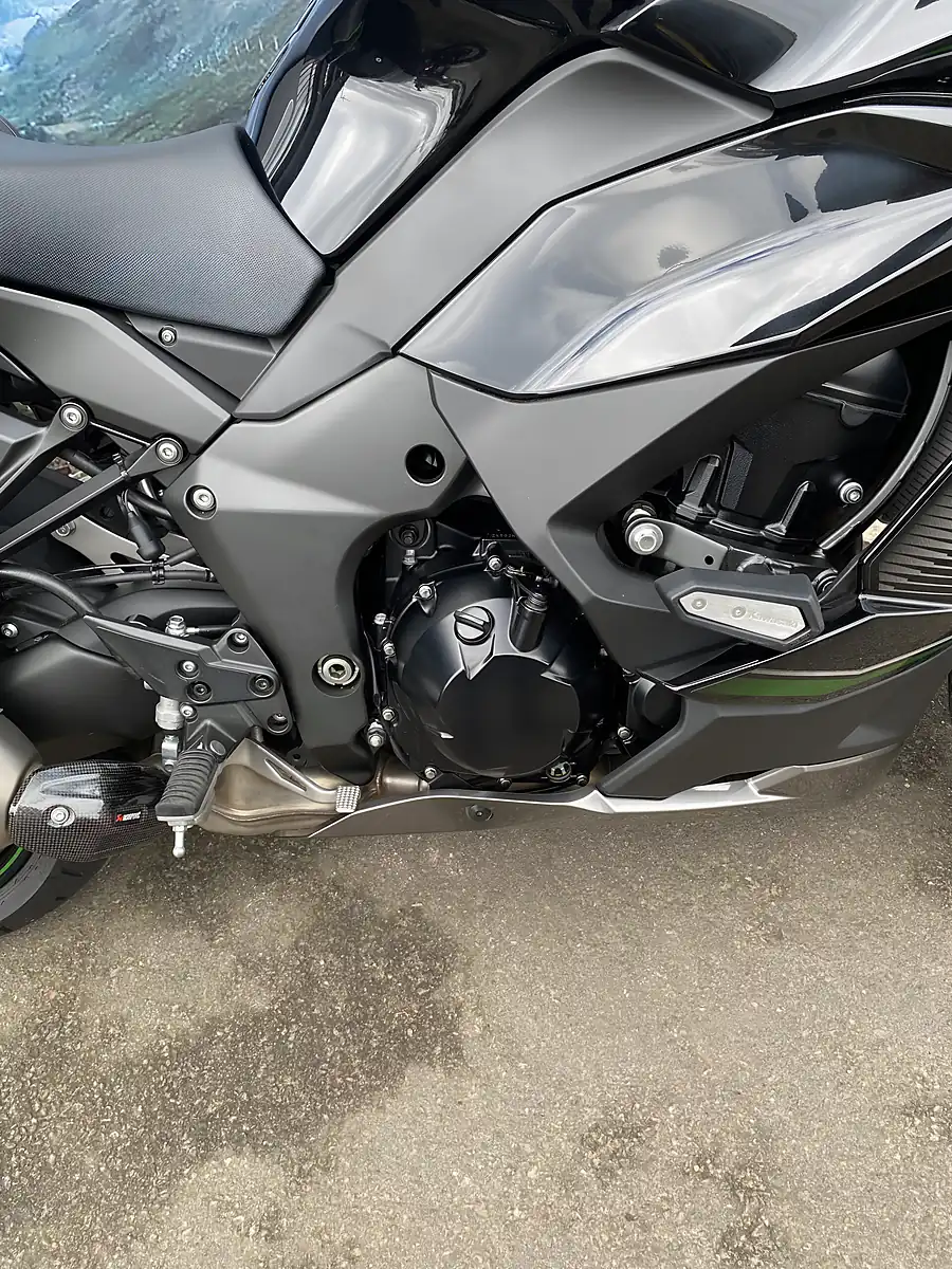 Used 2023 Kawasaki Z1000SX Performance - Interior and Exterior details 8