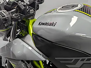 Used 2023 Kawasaki Z125 Grey - Interior and Exterior details 19