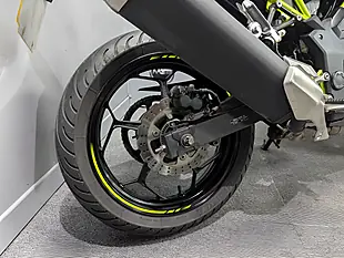 Used 2023 Kawasaki Z125 Grey - Interior and Exterior details 6