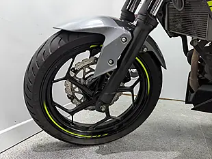 Used 2023 Kawasaki Z125 Grey - Interior and Exterior details 9