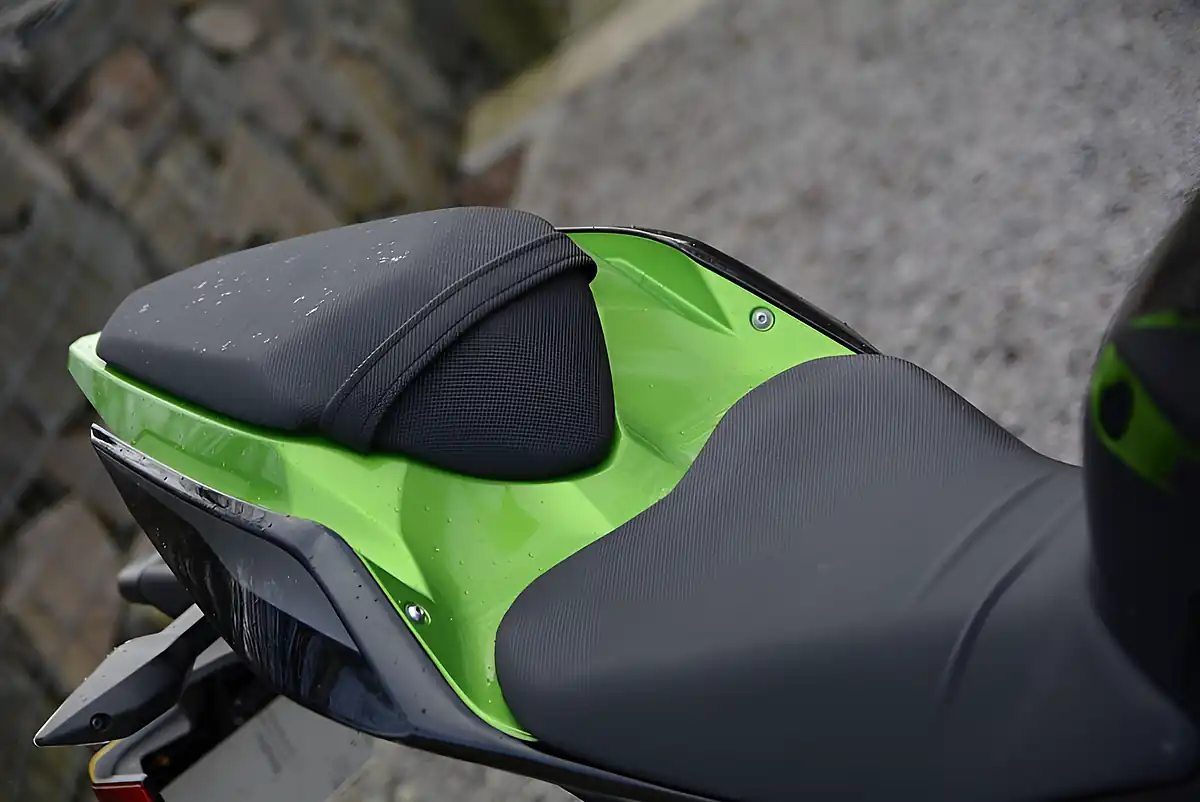 Used 2023 Kawasaki Z400 Supernaked Green - Interior and Exterior details 3