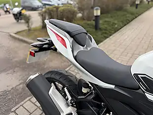 Used 2023 Kawasaki Z400 White - Interior and Exterior details 14