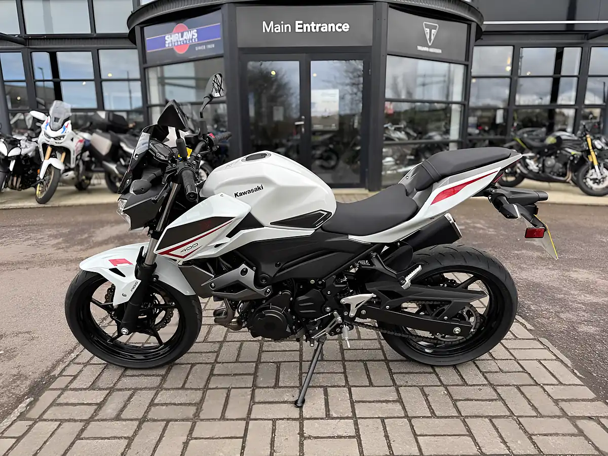 Used 2023 Kawasaki Z400 White - Interior and Exterior details 6