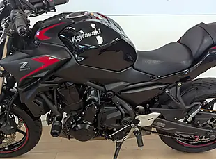 Used 2023 Kawasaki Z650 Supernaked Black - Interior and Exterior details 10