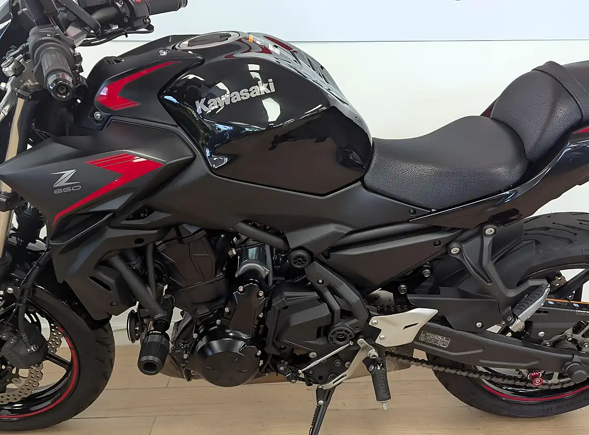 Used 2023 Kawasaki Z650 Supernaked Black - Interior and Exterior details 10