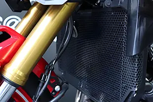 Used 2023 Kawasaki Z900 50th Anniversary Red - Interior and Exterior details 11