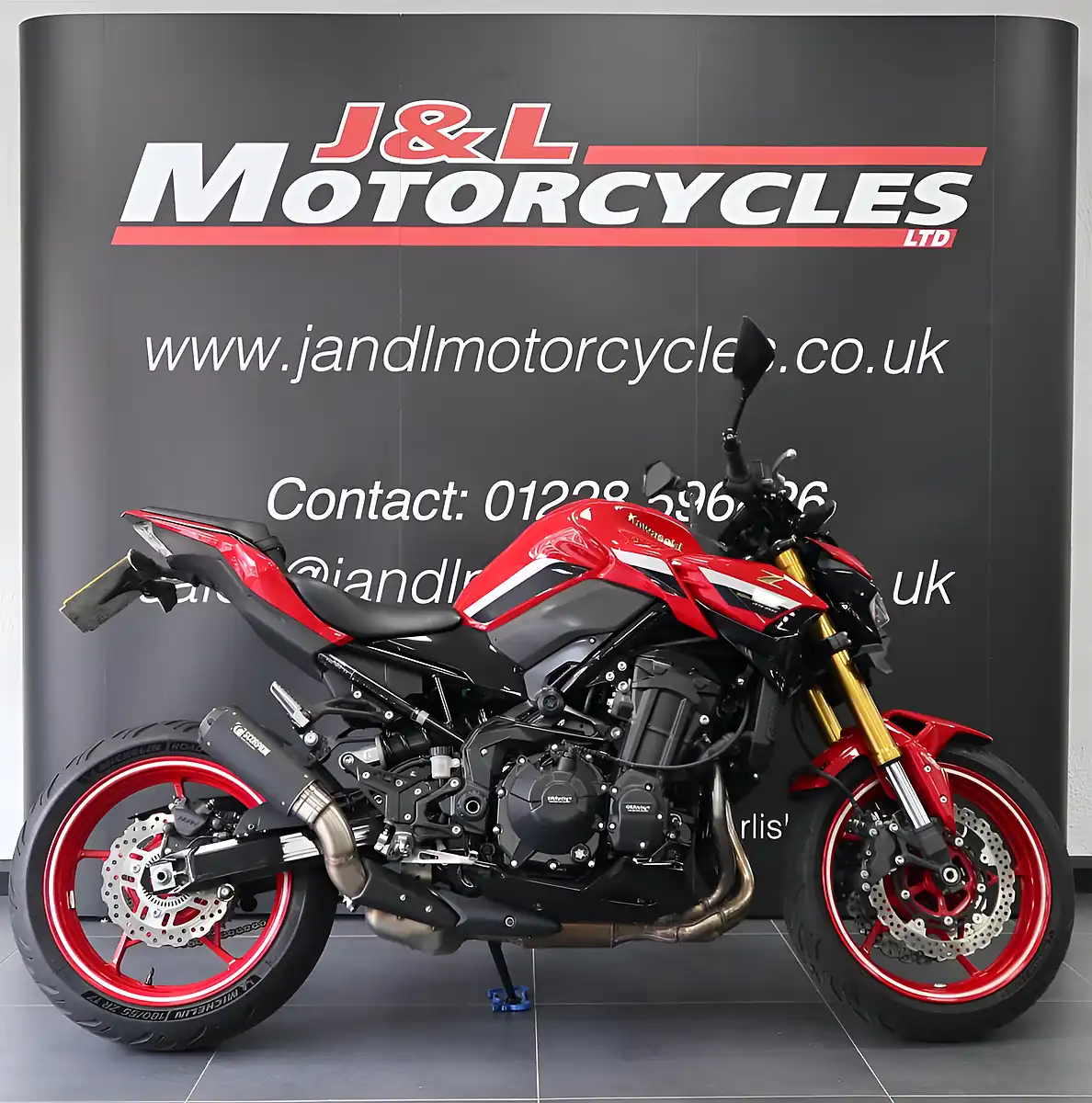 Used 2023 Kawasaki Z900 50th Anniversary Red - Interior and Exterior details 2