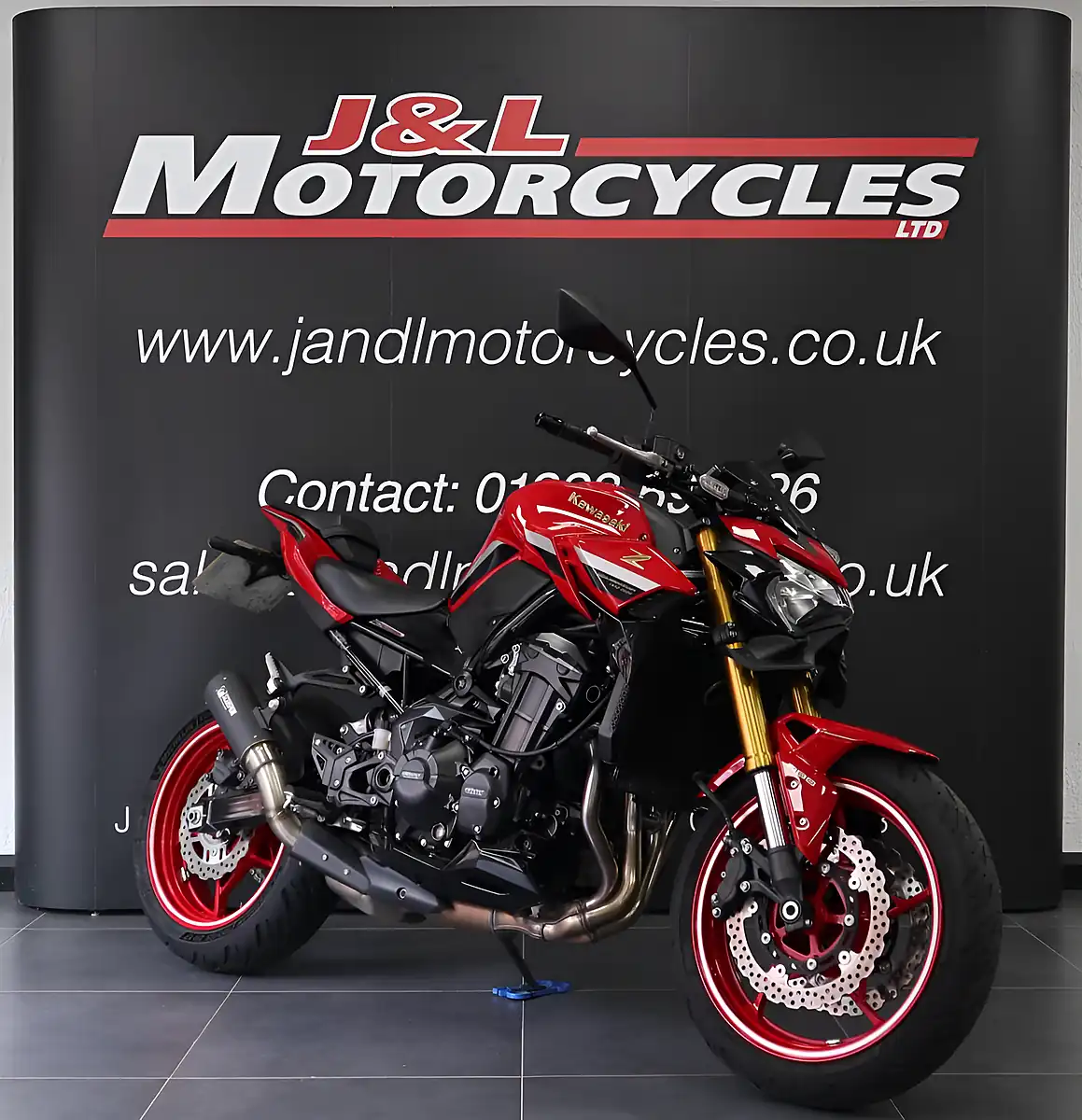 Used 2023 Kawasaki Z900 50th Anniversary Red - Interior and Exterior details 3