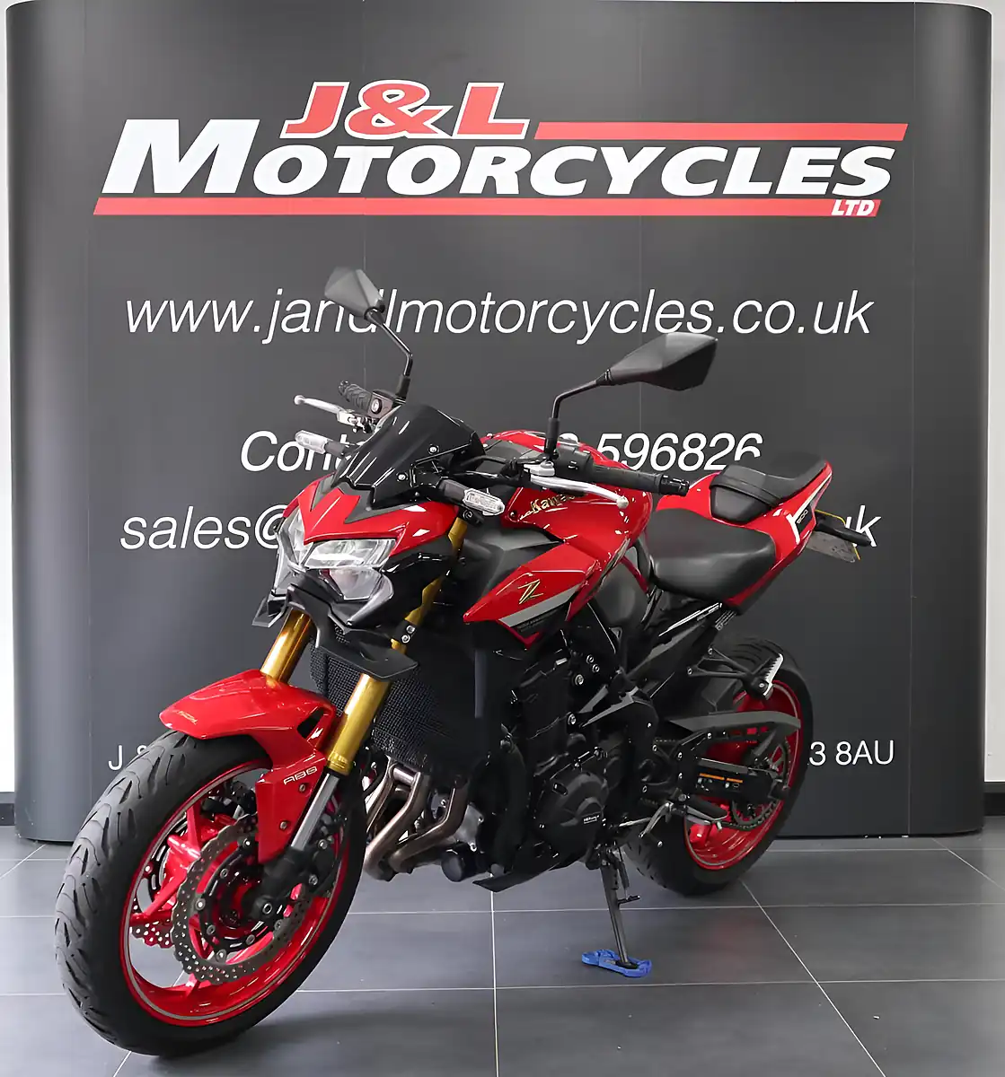 Used 2023 Kawasaki Z900 50th Anniversary Red - Interior and Exterior details 5