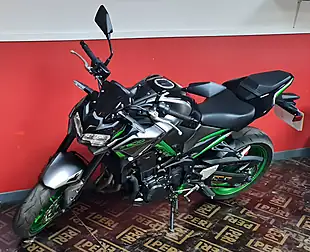 Used 2023 Kawasaki Z900 Green - Interior and Exterior details 10
