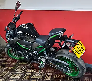 Used 2023 Kawasaki Z900 Green - Interior and Exterior details 16