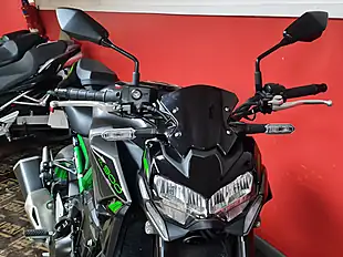 Used 2023 Kawasaki Z900 Green - Interior and Exterior details 17