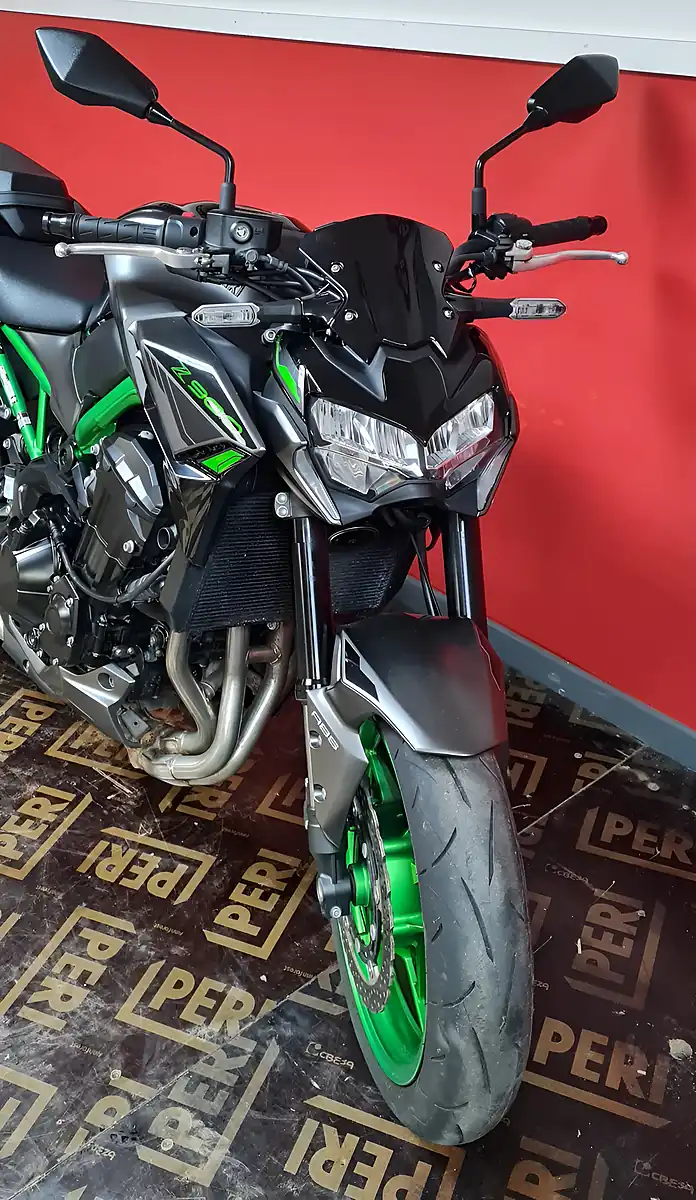 Used 2023 Kawasaki Z900 Green - Interior and Exterior details 18