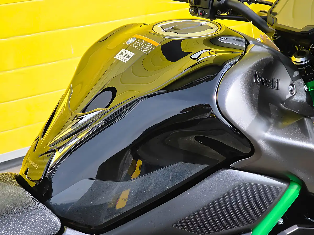 Used 2023 Kawasaki Z900 Performance Edition Grey - Interior and Exterior details 12