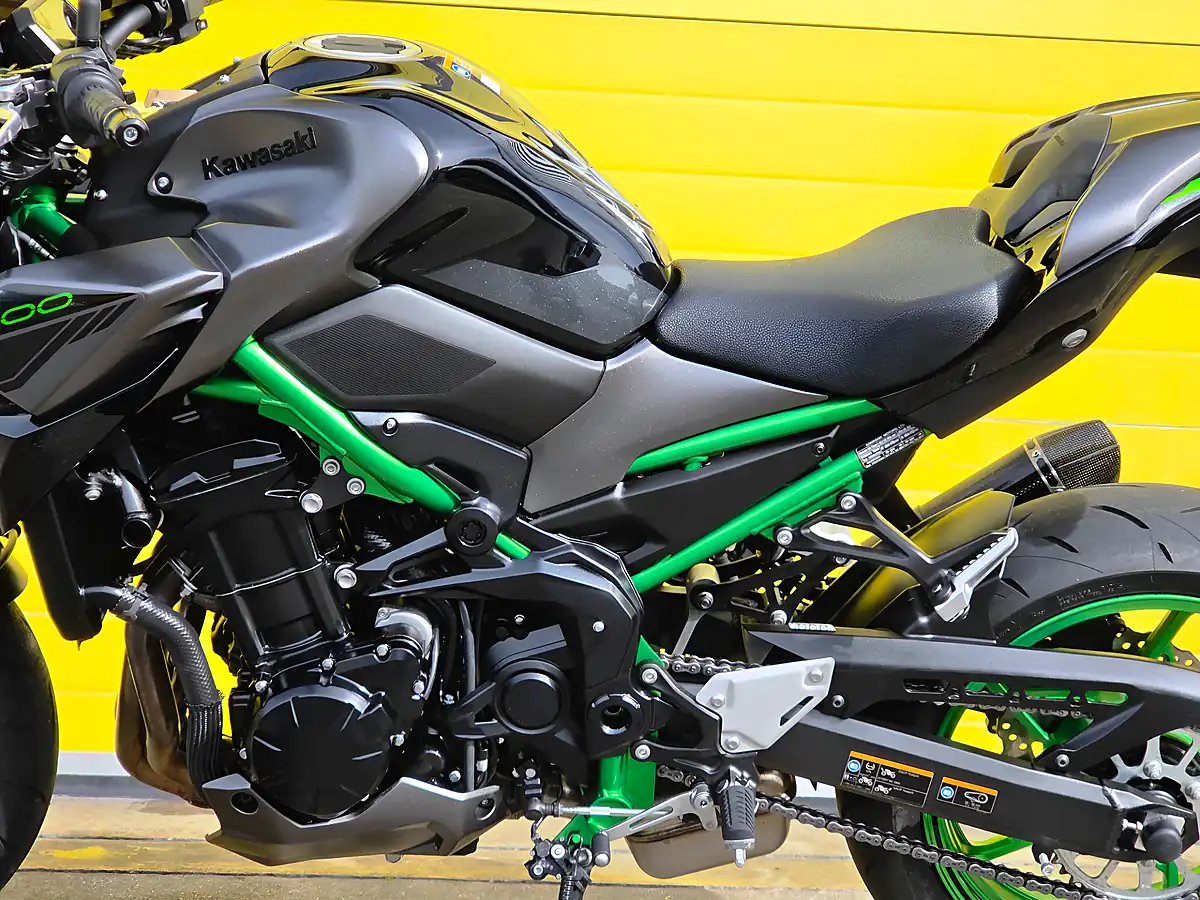 Used 2023 Kawasaki Z900 Performance Edition Grey - Interior and Exterior details 15