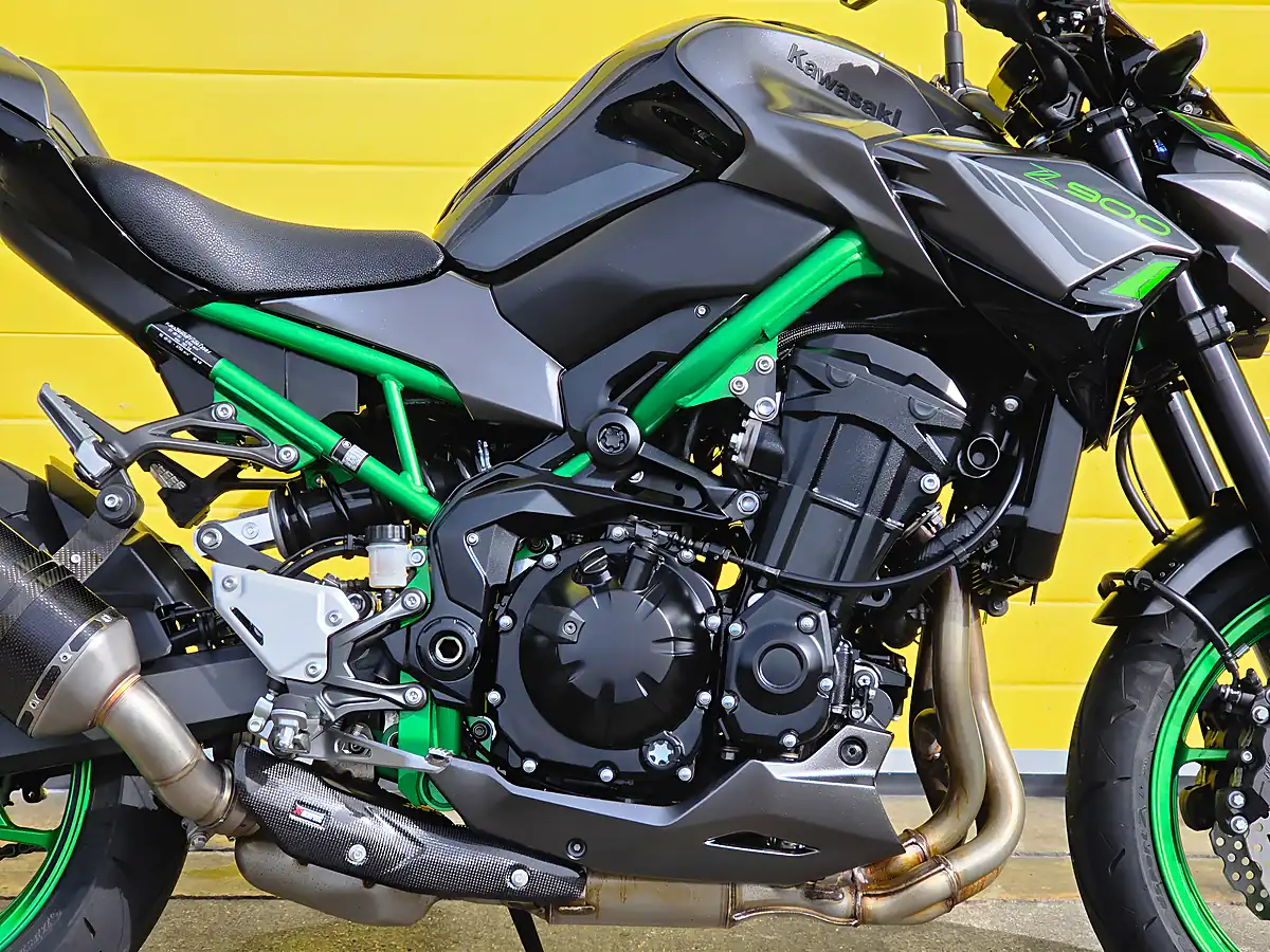 Used 2023 Kawasaki Z900 Performance Edition Grey - Interior and Exterior details 7