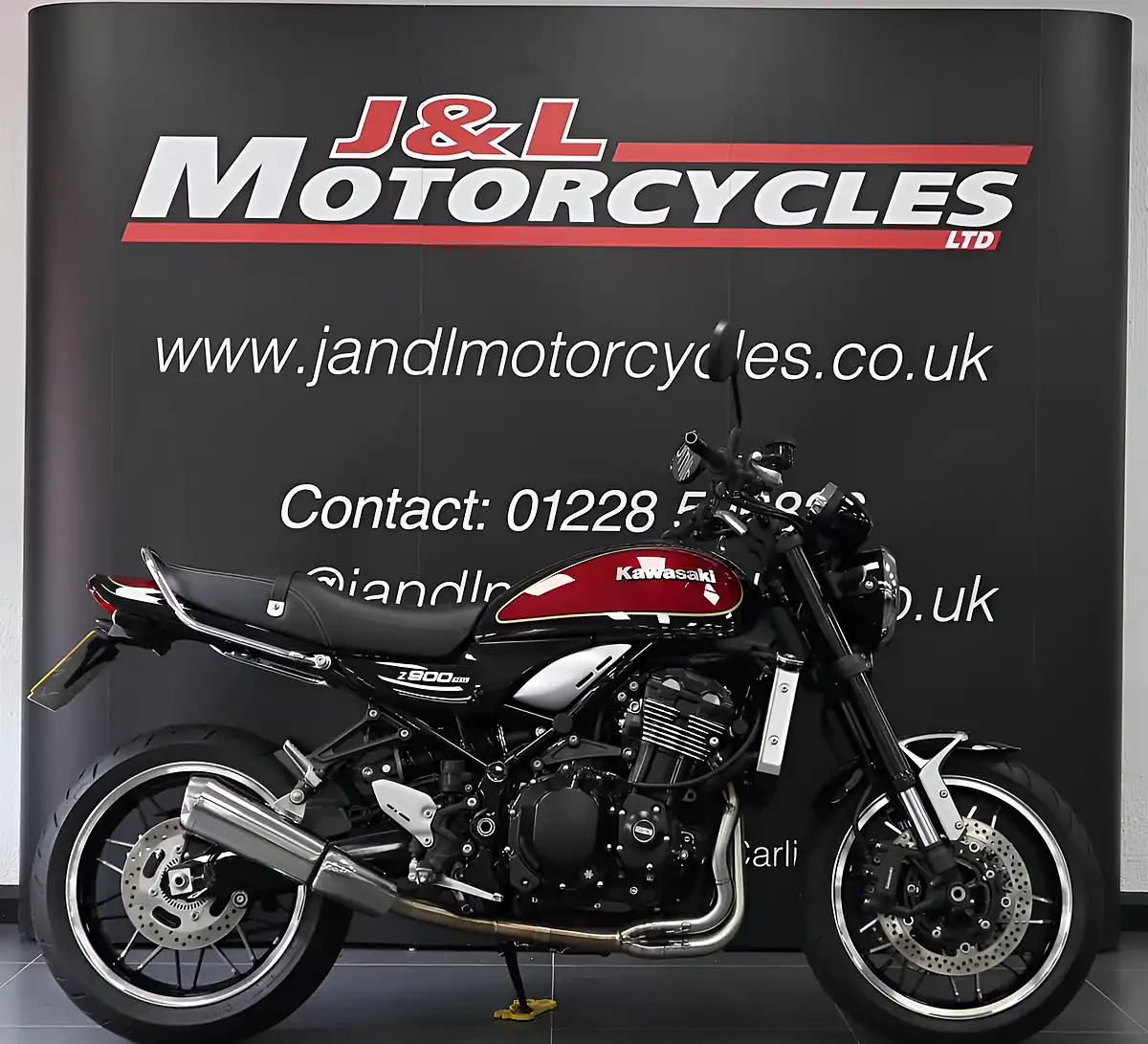 Used 2023 Kawasaki Z900 RS Red - Interior and Exterior details 2