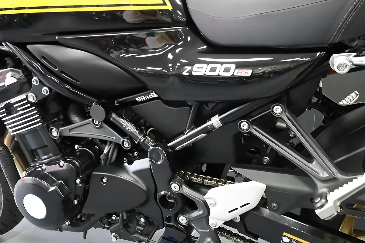 Used 2023 Kawasaki Z900 RS Yellow Ball Black/Yellow - Interior and Exterior details 12