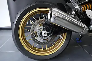 Used 2023 Kawasaki Z900 RS Yellow Ball Black/Yellow - Interior and Exterior details 14