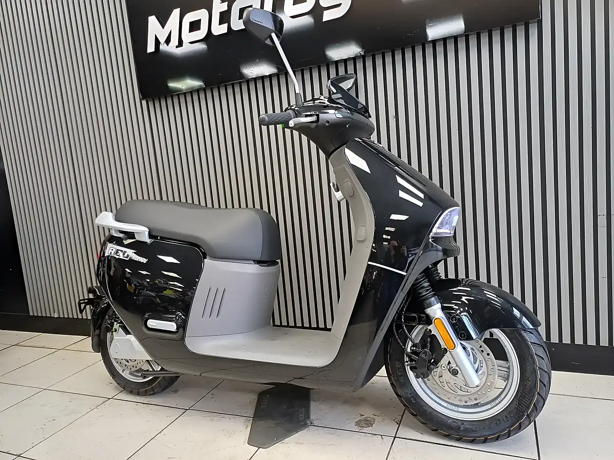 Used 2023 Keeway Blueshark 80 Black - Interior and Exterior details 6