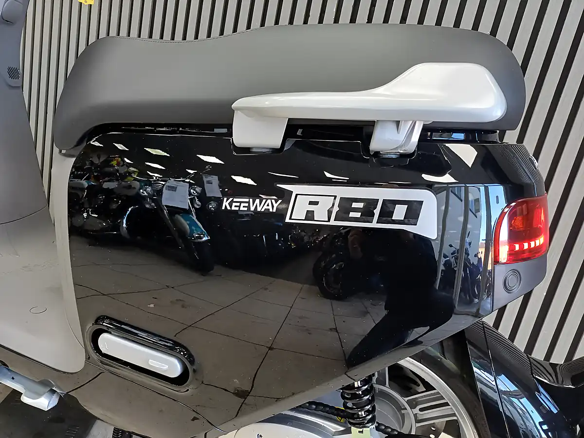 Used 2023 Keeway Blueshark 80 Black - Interior and Exterior details 9