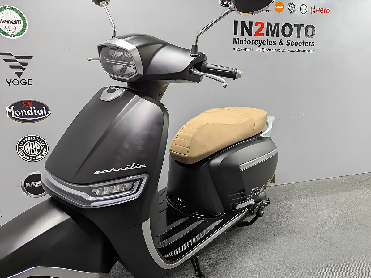 Used 2023 Keeway Versilia 125 Black - Interior and Exterior details 11