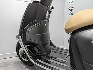 Used 2023 Keeway Versilia 125 Black - Interior and Exterior details 14