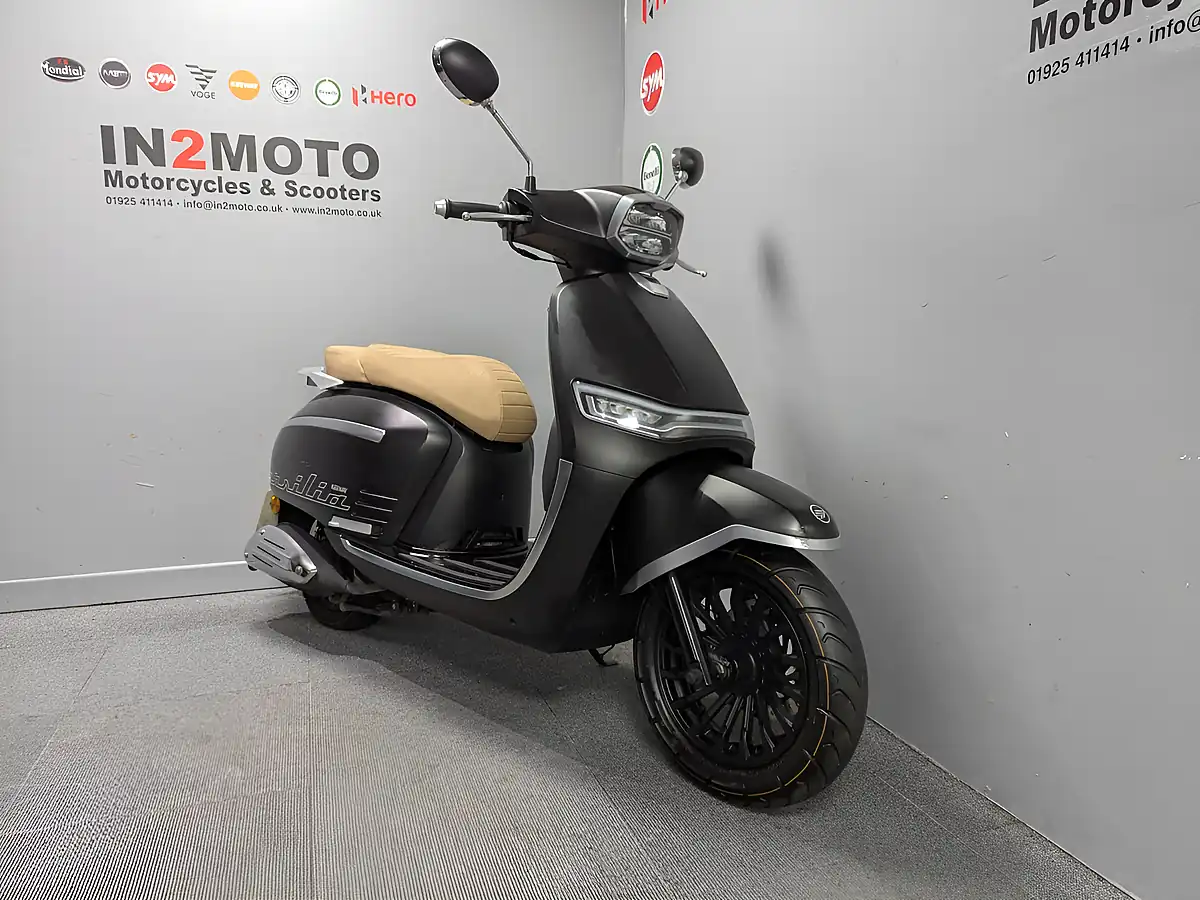 Used 2023 Keeway Versilia 125 Black - Interior and Exterior details 3