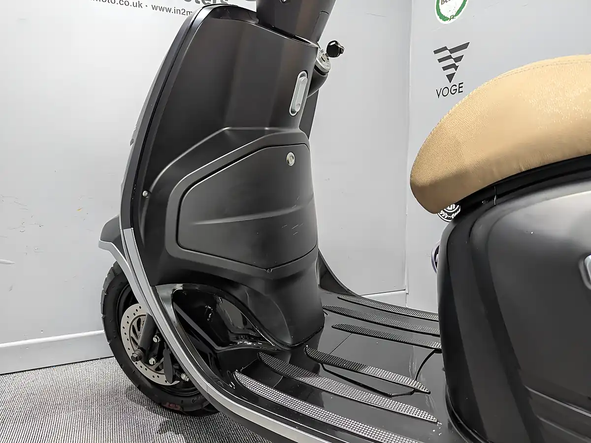 Used 2023 Keeway Versilia 125 Black - Interior and Exterior details 14