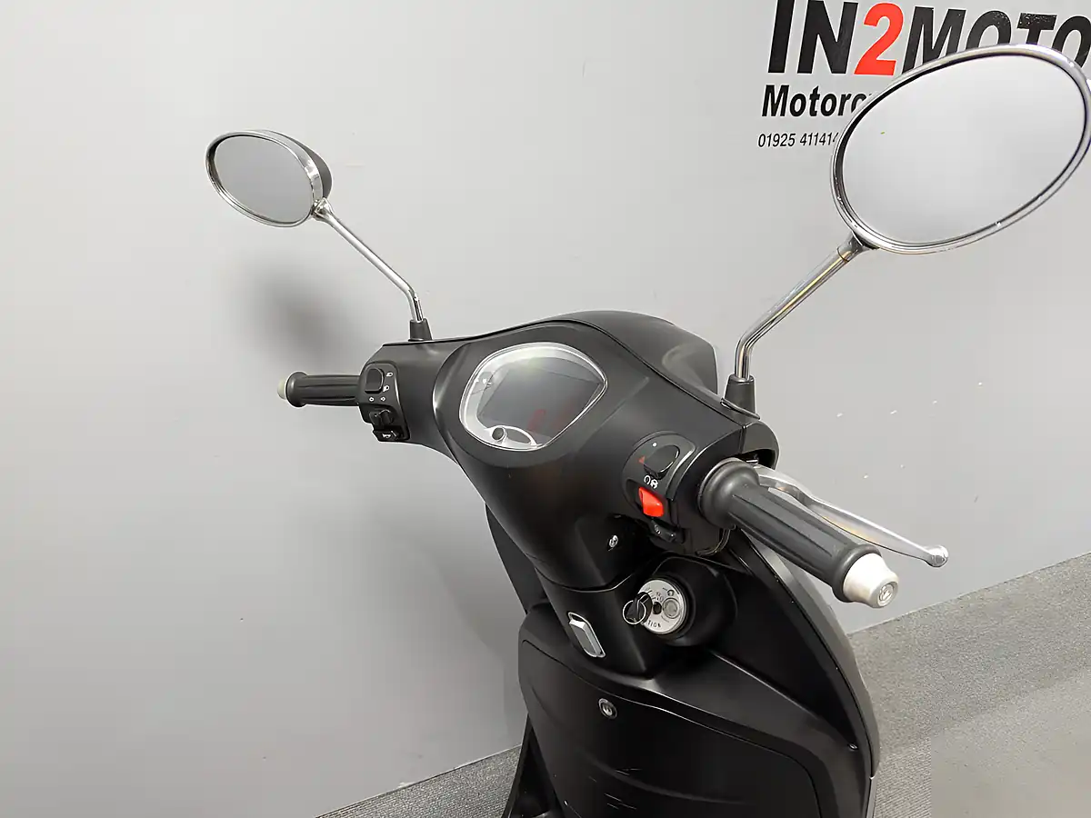 Used 2023 Keeway Versilia 125 Black - Interior and Exterior details 16
