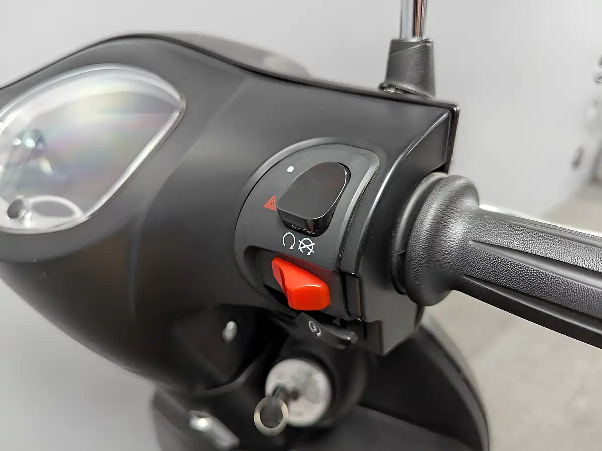Used 2023 Keeway Versilia 125 Black - Interior and Exterior details 18