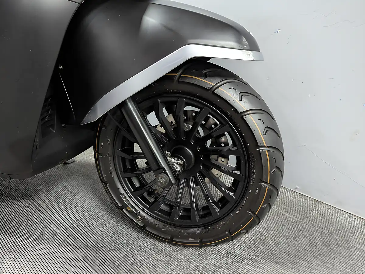 Used 2023 Keeway Versilia 125 Black - Interior and Exterior details 4