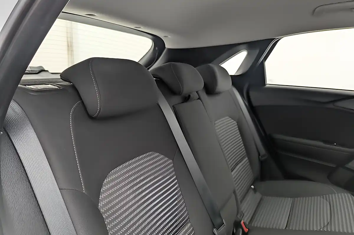 Used 2023 Kia Ceed 2 White - Interior and Exterior details 11
