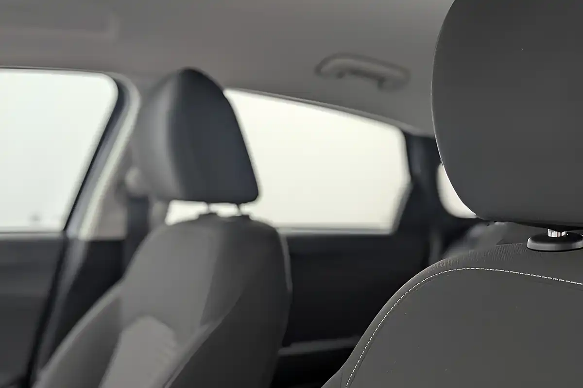 Used 2023 Kia Ceed 2 White - Interior and Exterior details 13