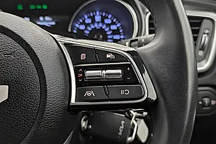 Used 2023 Kia Ceed 2 White - Interior and Exterior details 15