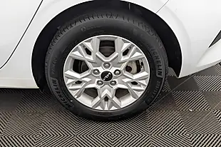 Used 2023 Kia Ceed 2 White - Interior and Exterior details 20