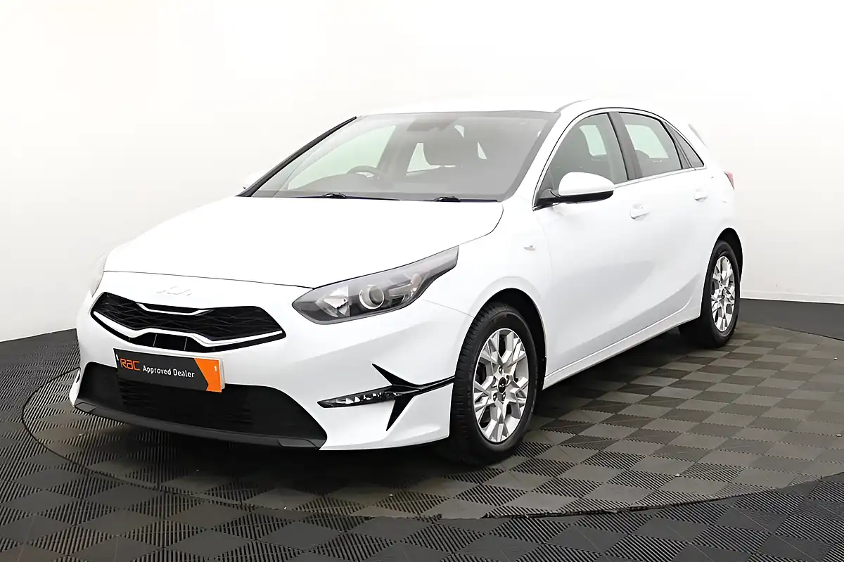 Used 2023 Kia Ceed 2 White - Interior and Exterior details 6