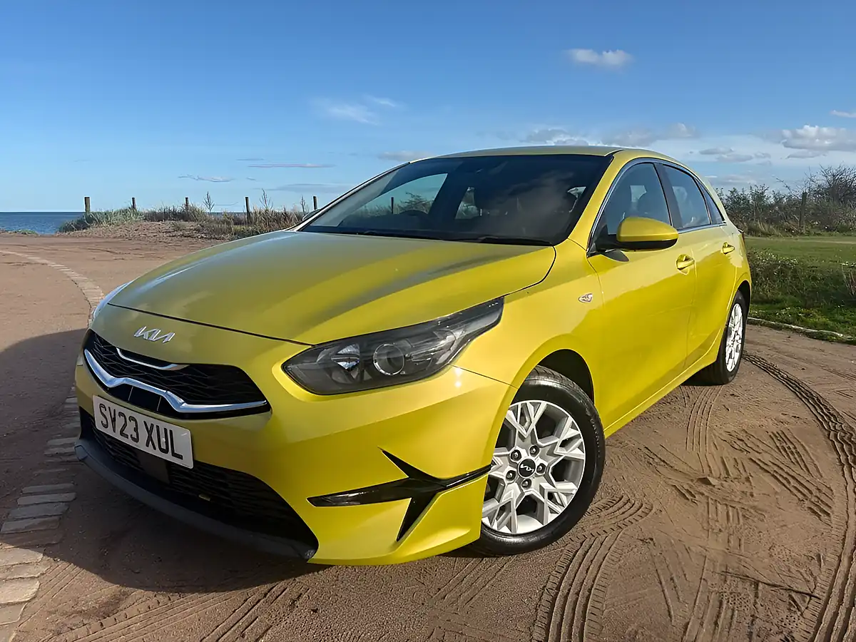 Used 2023 Kia Ceed 2 Yellow - Interior and Exterior details 11