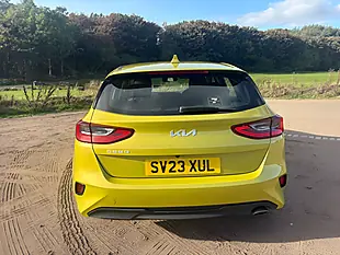 Used 2023 Kia Ceed 2 Yellow - Interior and Exterior details 16