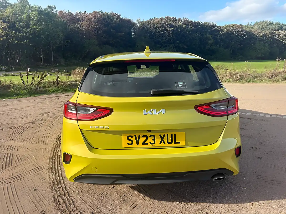 Used 2023 Kia Ceed 2 Yellow - Interior and Exterior details 16