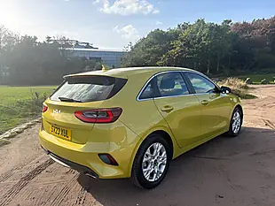 Used 2023 Kia Ceed 2 Yellow - Interior and Exterior details 17