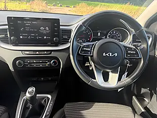 Used 2023 Kia Ceed 2 Yellow - Interior and Exterior details 18