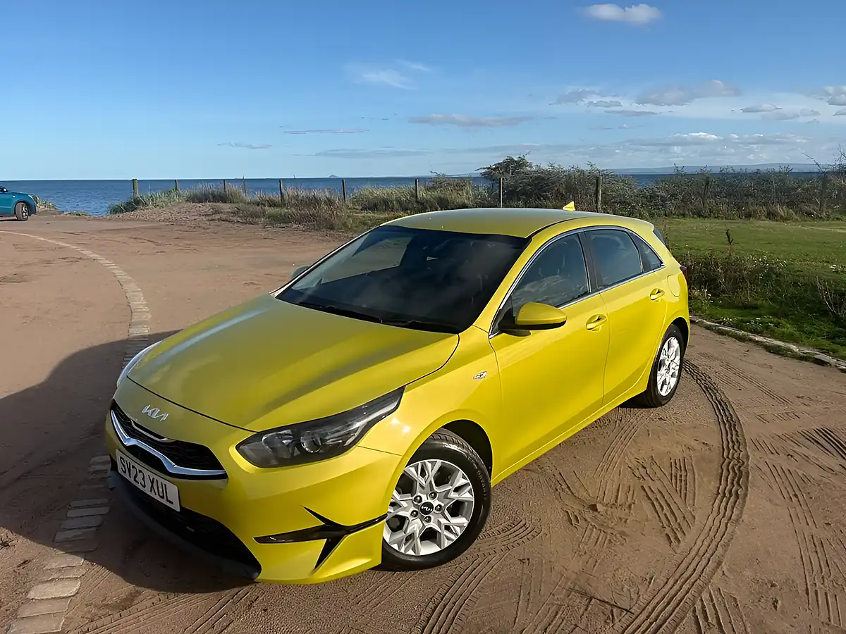 Used 2023 Kia Ceed 2 Yellow - Interior and Exterior details 6