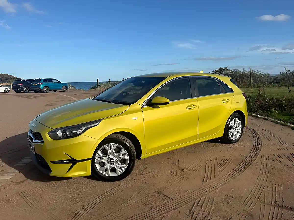 Used 2023 Kia Ceed 2 Yellow - Interior and Exterior details 9