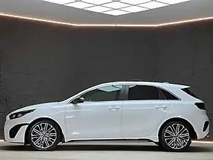 Used 2023 Kia Ceed GT-Line S White - Interior and Exterior details 11