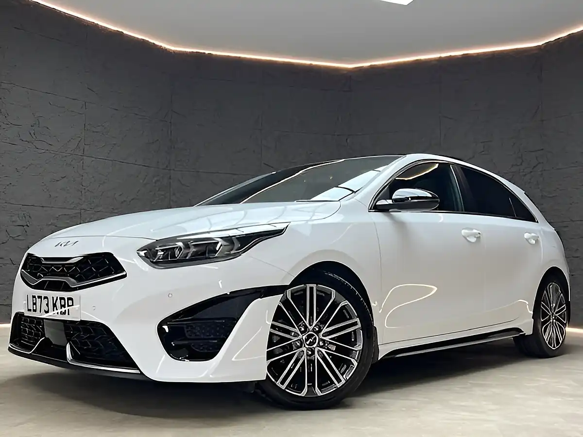 Used 2023 Kia Ceed GT-Line S White - Interior and Exterior details 12