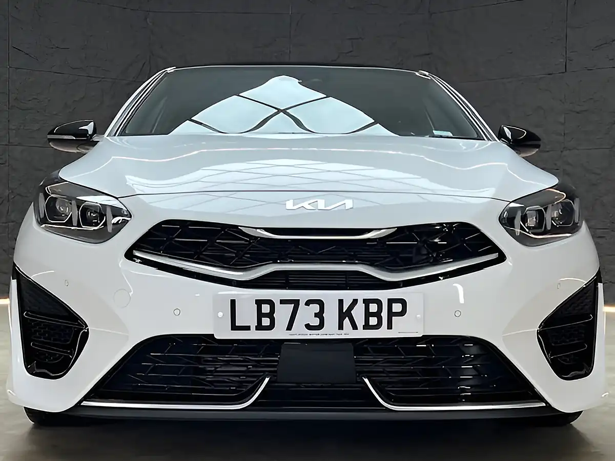 Used 2023 Kia Ceed GT-Line S White - Interior and Exterior details 13