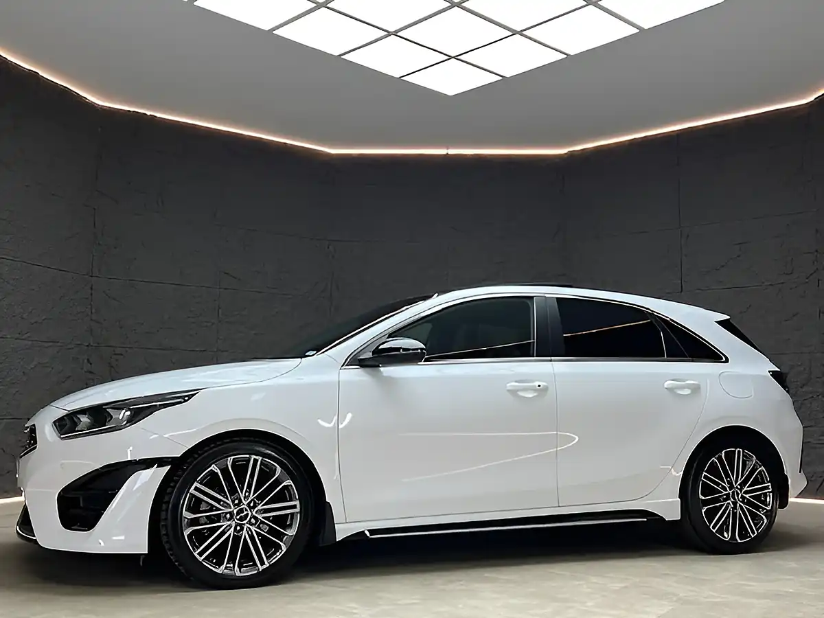 Used 2023 Kia Ceed GT-Line S White - Interior and Exterior details 14