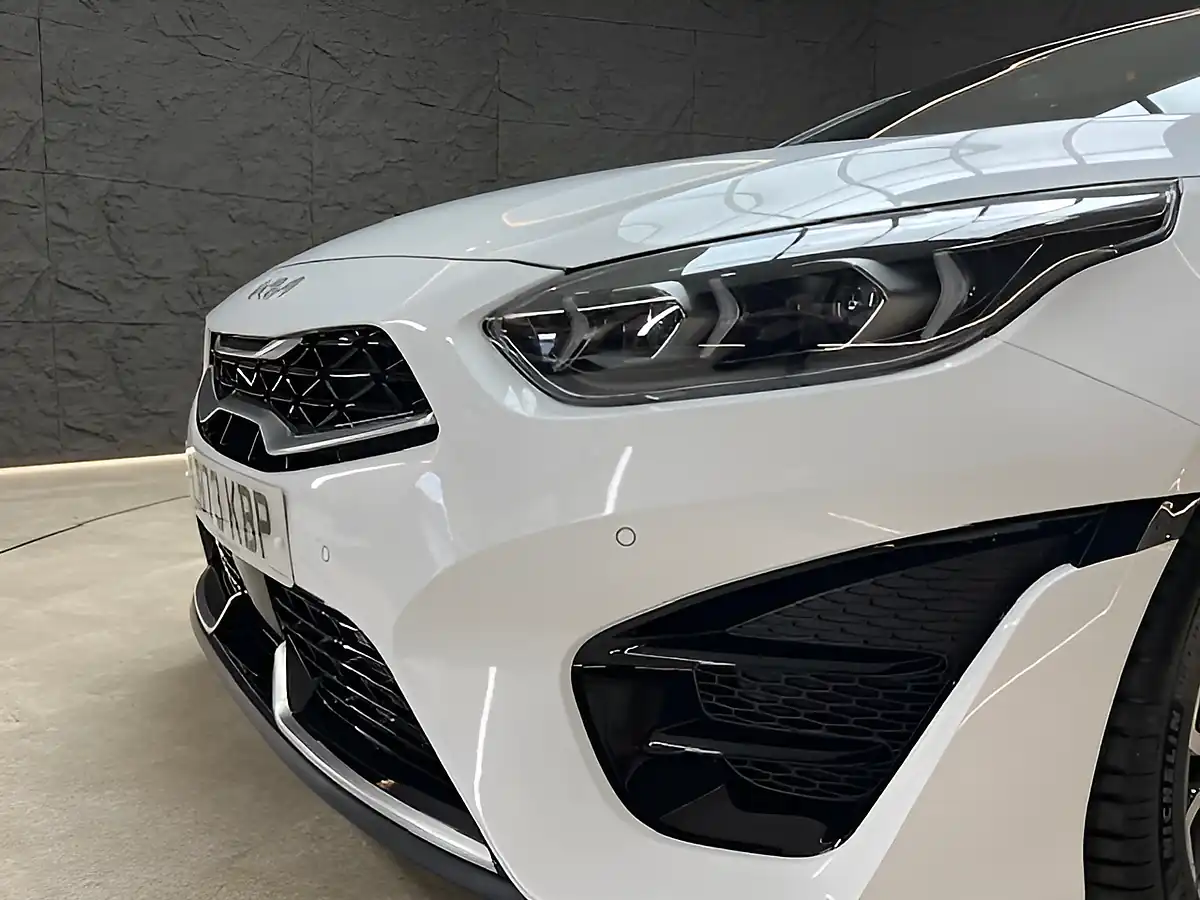 Used 2023 Kia Ceed GT-Line S White - Interior and Exterior details 15
